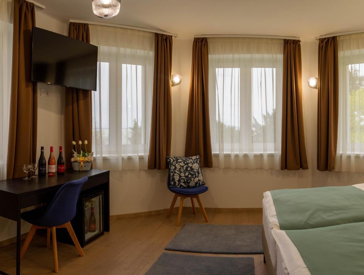 Villa Philip Noir Révfülöp Екстериор снимка